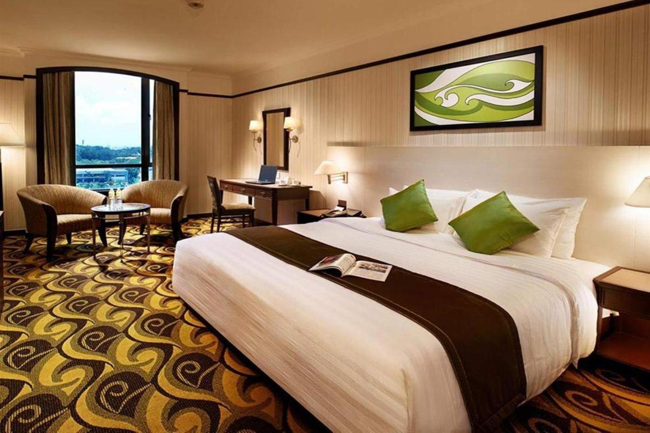 Mardhiyyah And Hotel Shah Alam